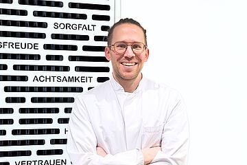 Dr. Gideon Wagener, Oberarzt 